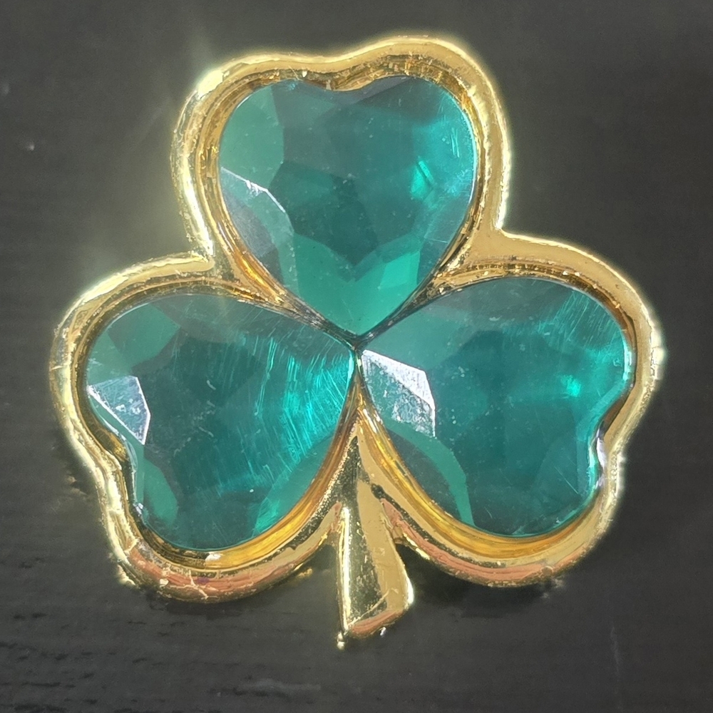 Elegant Gold Tone and Green Clover Pin